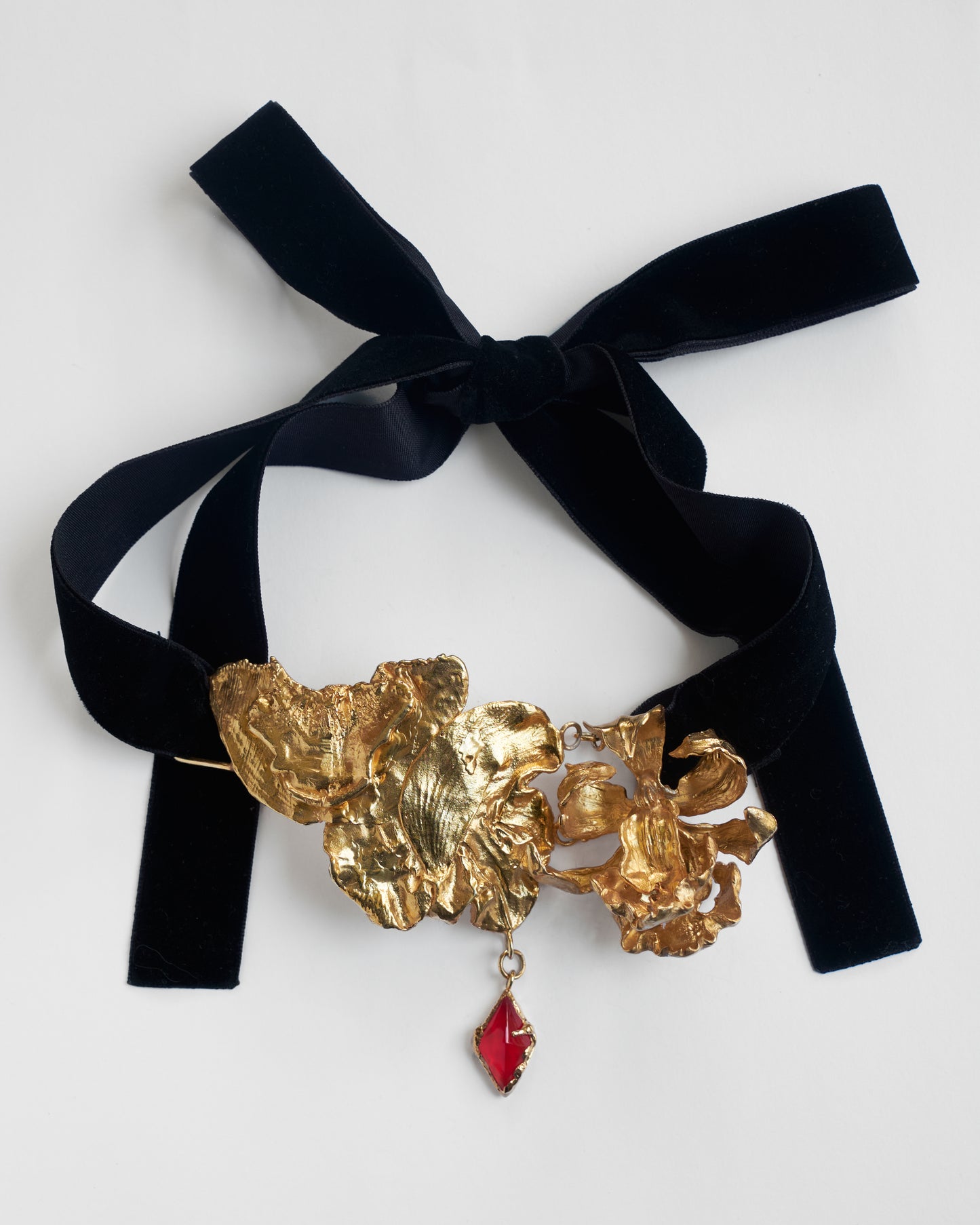 GOLD AVI CHOKER